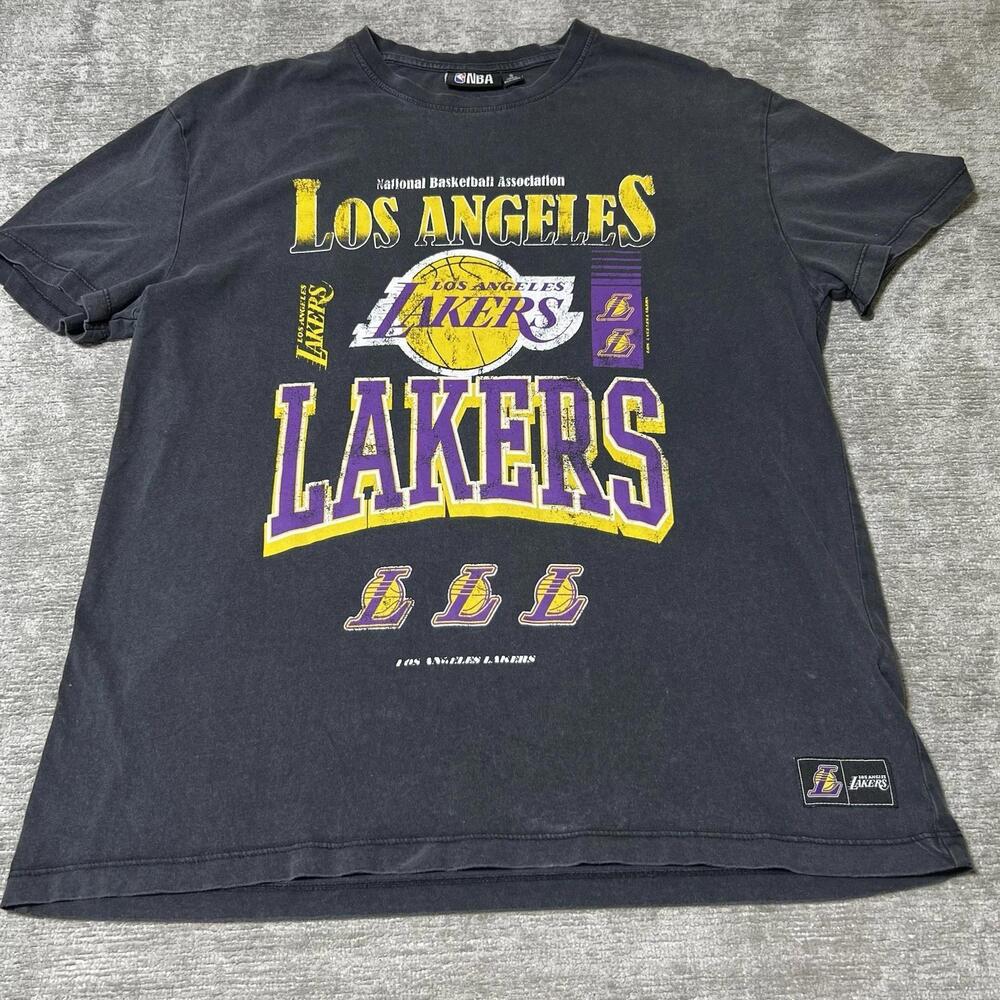 Nba Los Angeles Lakers T Shirt Mens Small Black Faded Graphic Tee Style